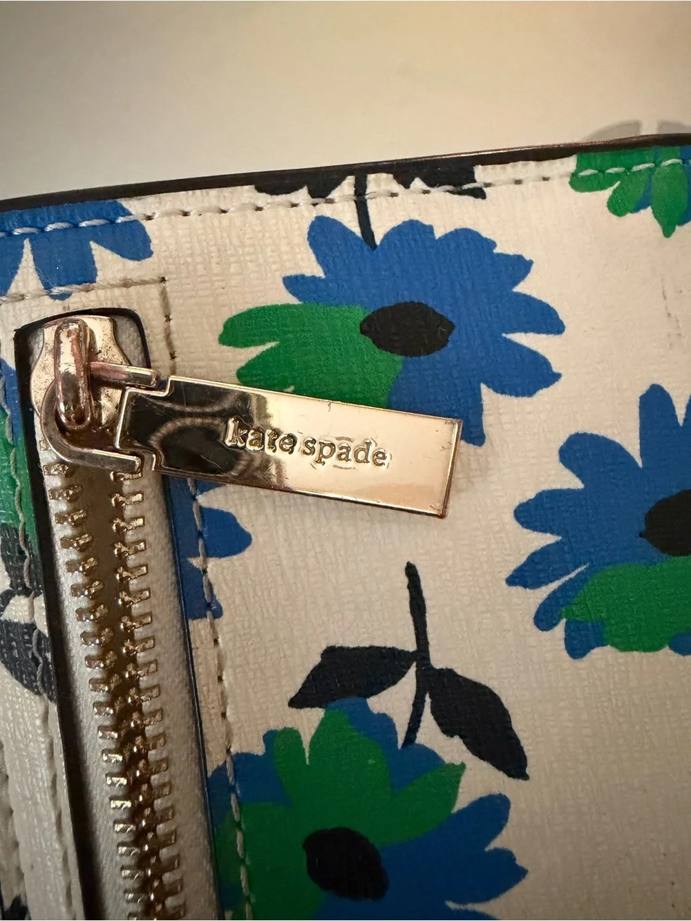 KATE SPADE Darcy Park Posies Large Slim Bifold Wallet